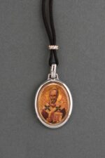 Медаљон око врата